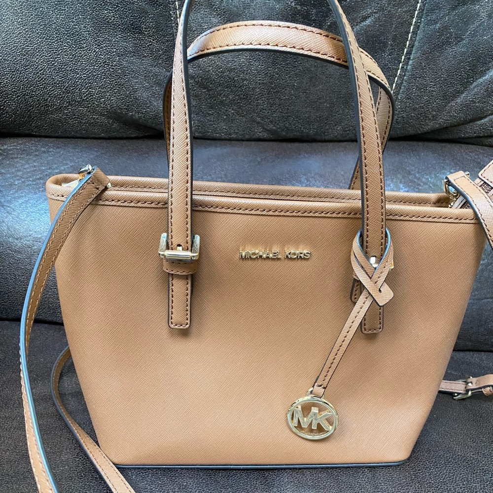 Jet Set Travel Extra-Small Saffiano Leather Top-Zip Tote Bag